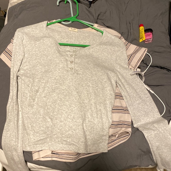 BRANDY MELVILLE BUNDLE!!(: - Picture 1 of 2